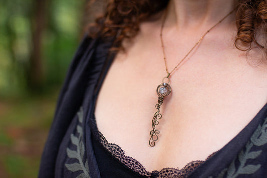 Collier "Clé de la salle des miroirs de Miragone"